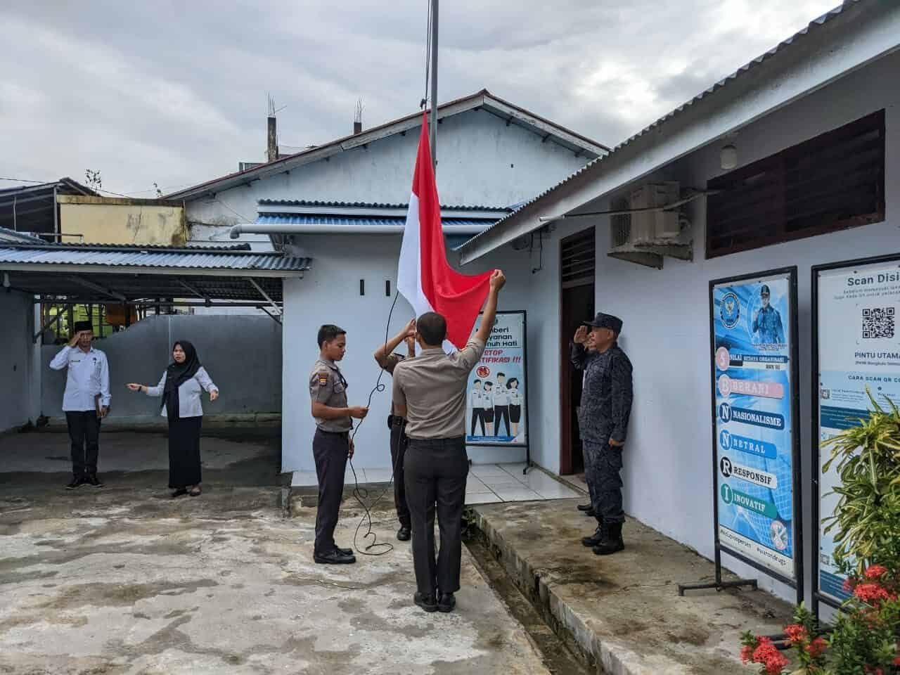 Kegiatan Upacara Bendera Dalam Rangka Peringatan Hari Pahlawan Nasional Ke 77 Tahun 2022 Di Lingkungan BNN Kegiatan Upacara Bendera Dalam Rangka Peringatan Hari Pahlawan Nasional Ke 77 Tahun 2022 Di Lingkungan BNN